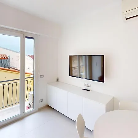 Apartment Moderne Avec Balcon, Climatisation Et Wifi - Fr-1-196-214 *